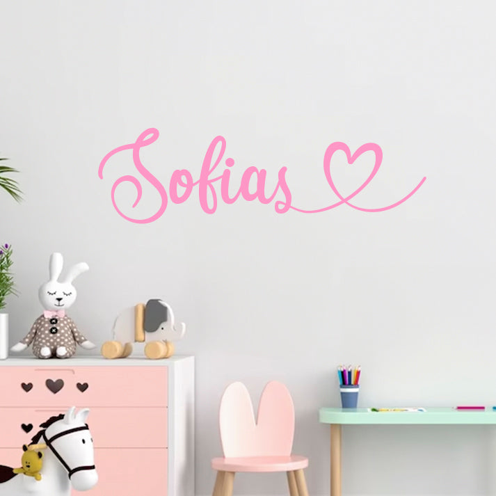 Personalisiertes Wandtattoo mit dem Namen Ihres Kindes in Schreibschrift und Herz - Fulima