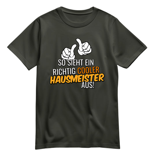 So sieht ein richtig cooler Hausmeister aus - Shirt Khaki - FULiMA®