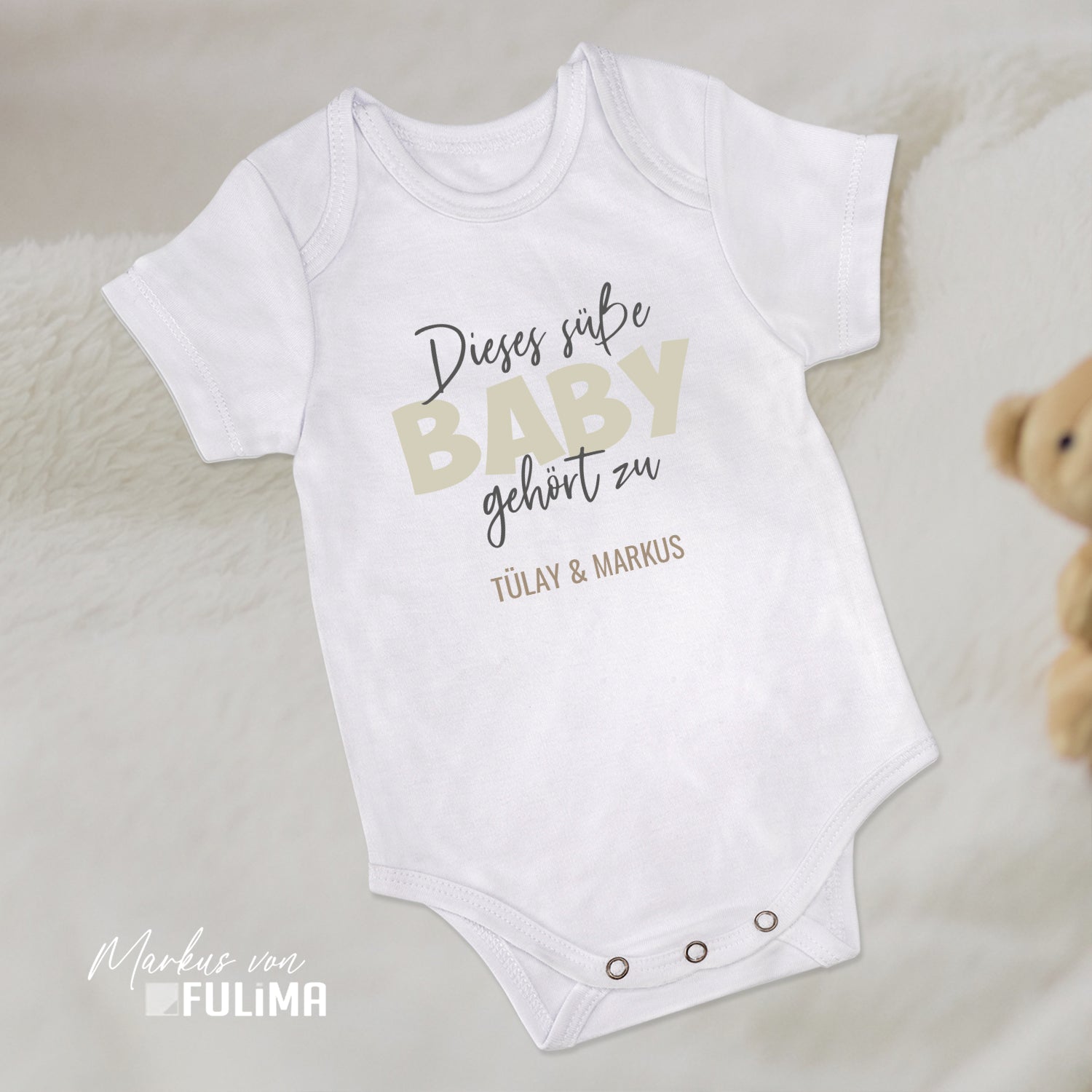 Babybody - Dieses süße Baby gehört zu - Personalisierbar - FULiMA®