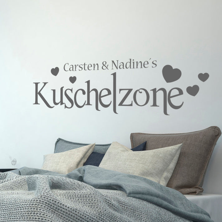 Personalisiertes Wandtattoo Kuschelzone für Paare mit Herzchen